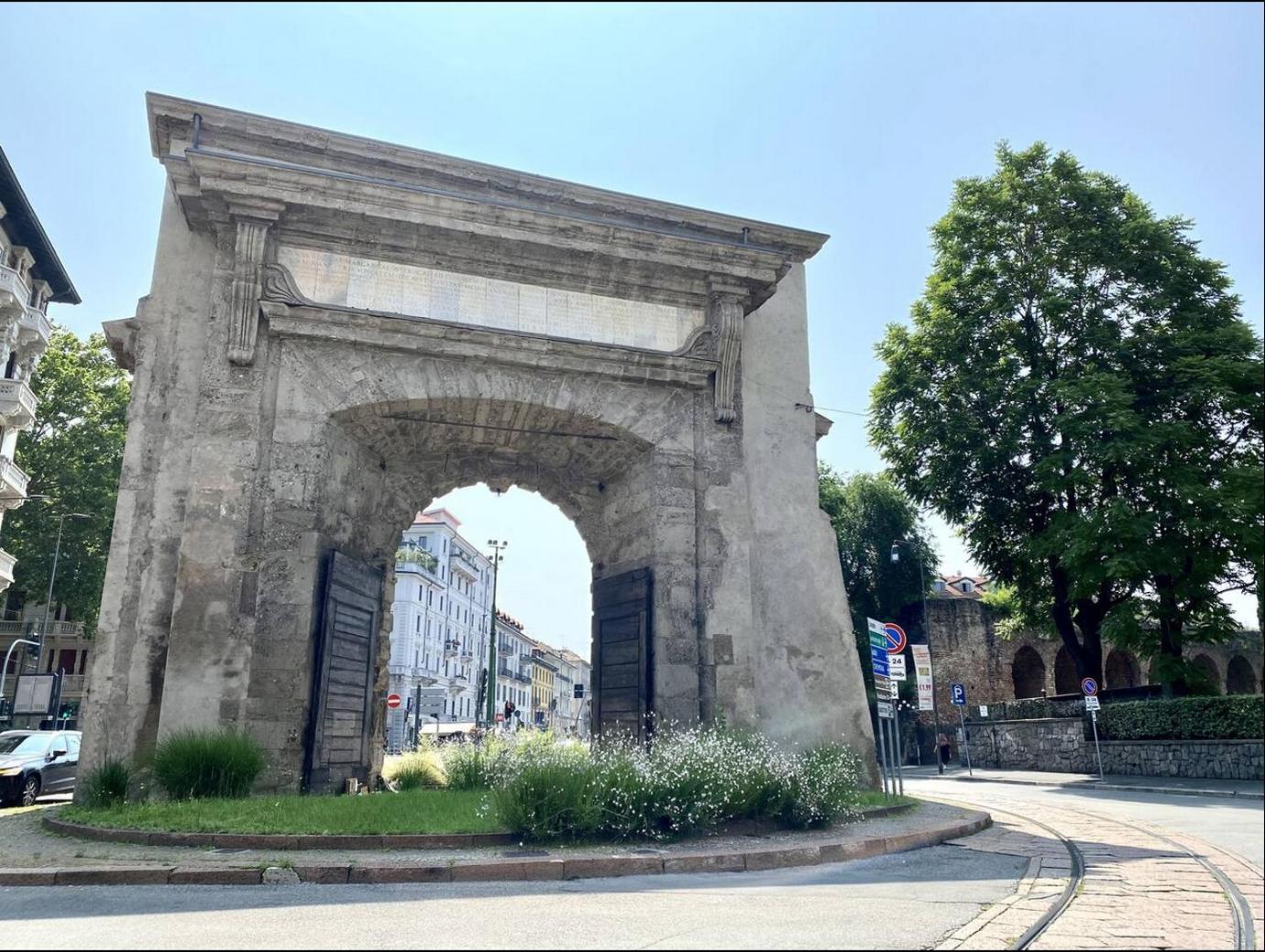 Wonderful Downtown Apartment-Hd Netflix, King-Size Bed, Two Minutes' Walk From Metro ميلان المظهر الخارجي الصورة