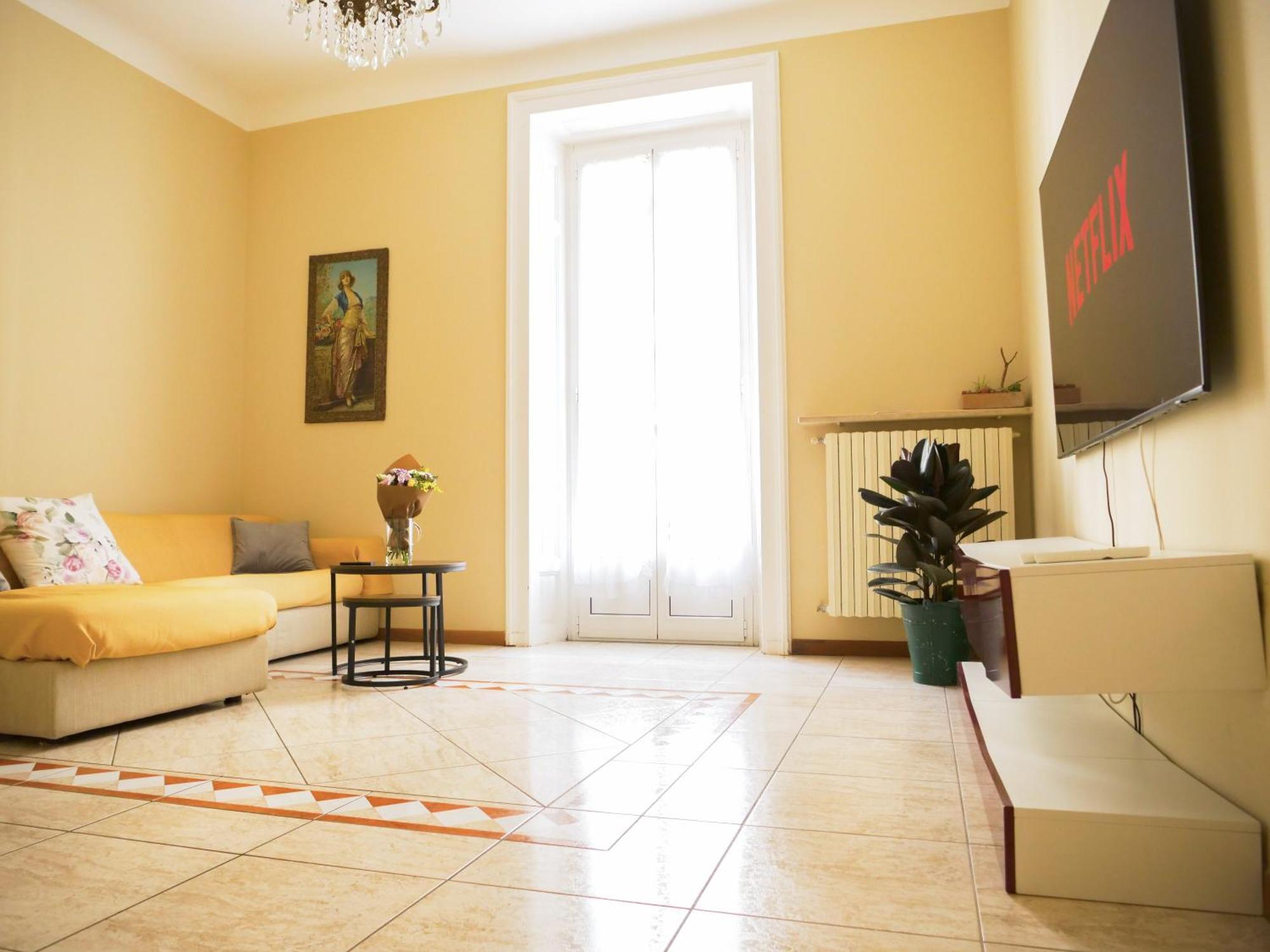Wonderful Downtown Apartment-Hd Netflix, King-Size Bed, Two Minutes' Walk From Metro ميلان المظهر الخارجي الصورة